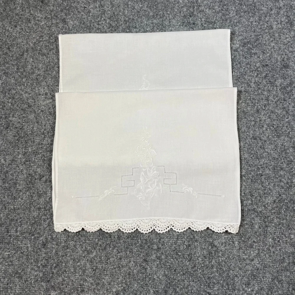 Antique 2 pc Guest Towel White Floral Embroidered Linen Vintage Crochet Set of 2
